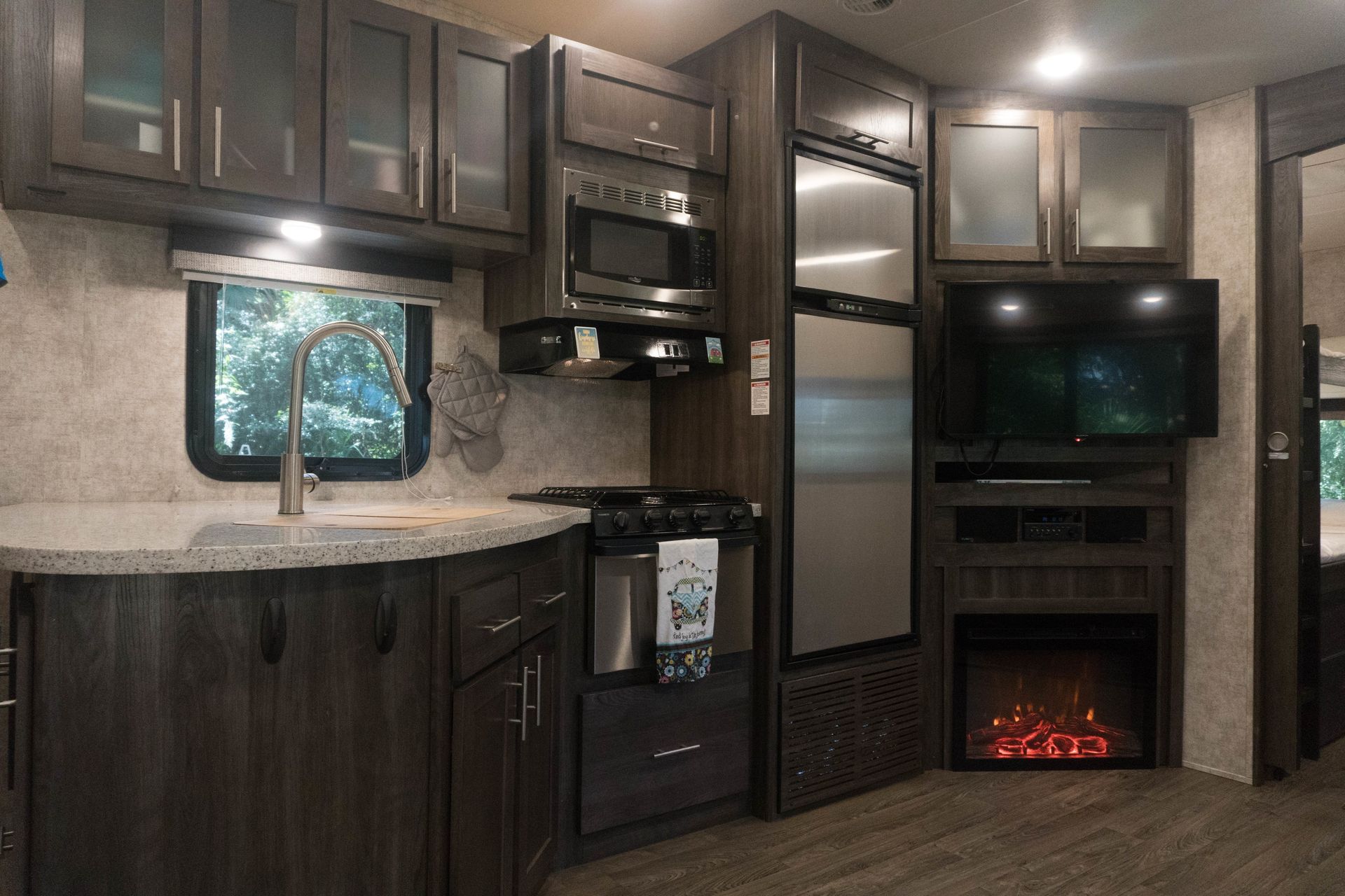 Photo 4 - 2018 Open Range Fifth Wheel rental photo 6