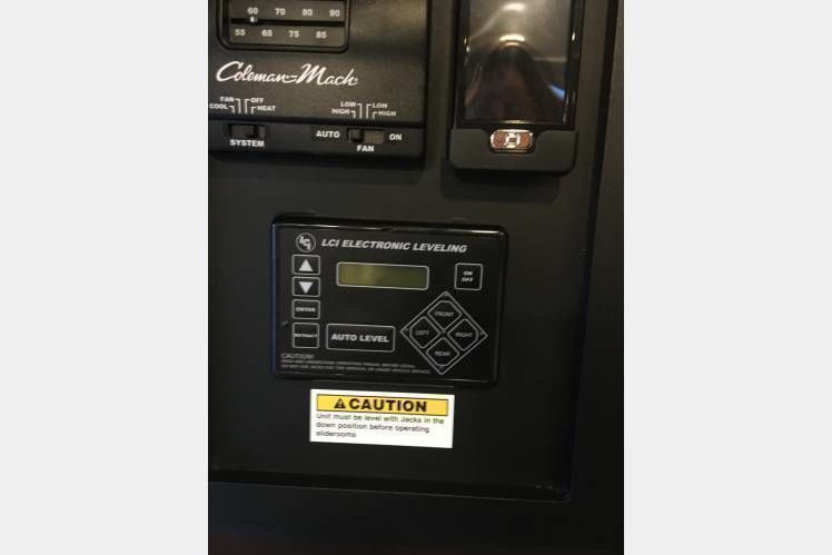 Photo 17 - 2017 Thor Class C Motorhome rental photo 19