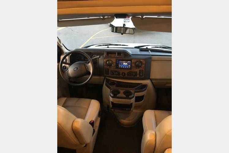 Photo 18 - 2017 Thor Class C Motorhome rental photo 20
