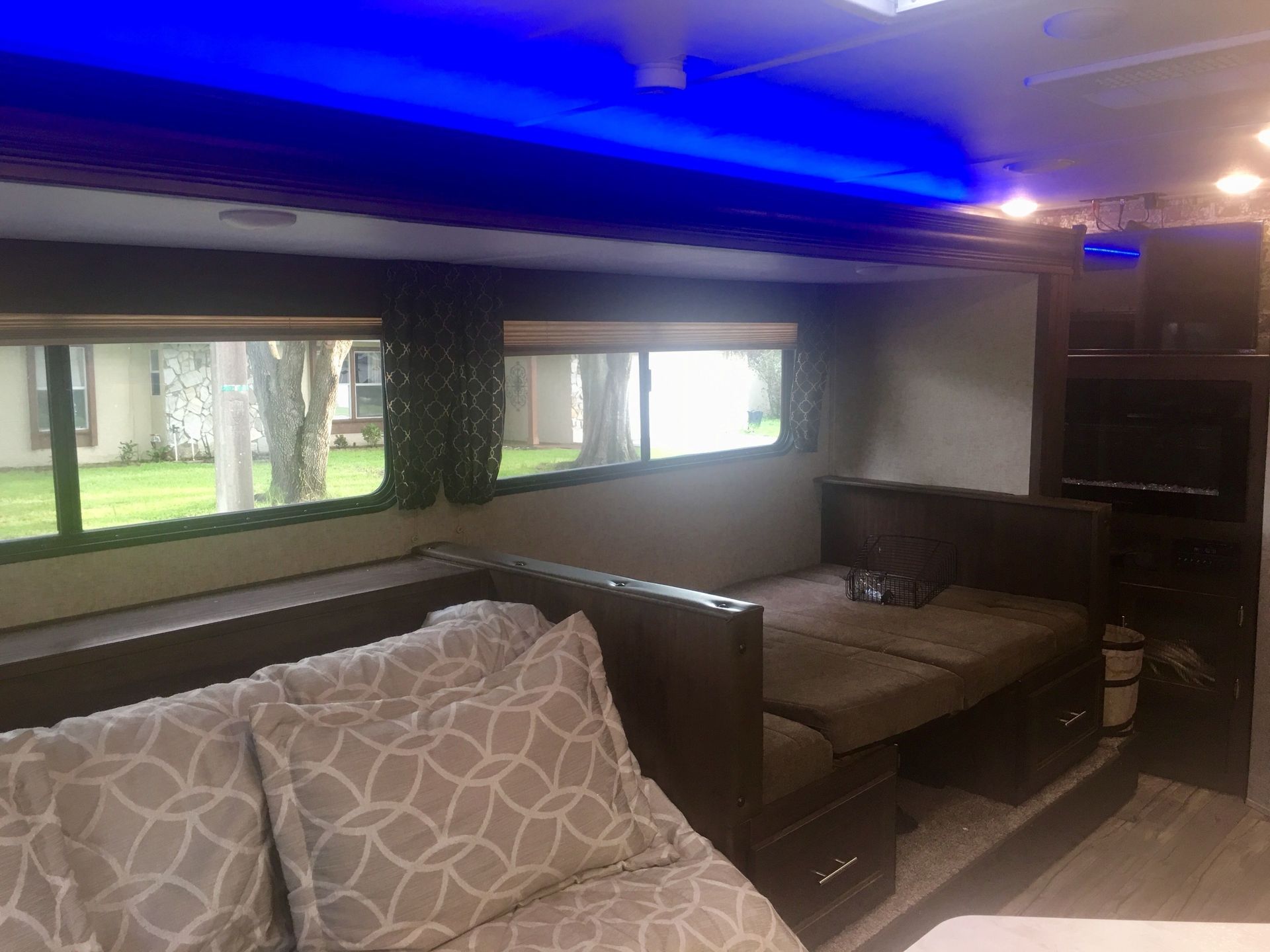 Photo 12 - 2018 Forest River Travel Trailer rental photo 14