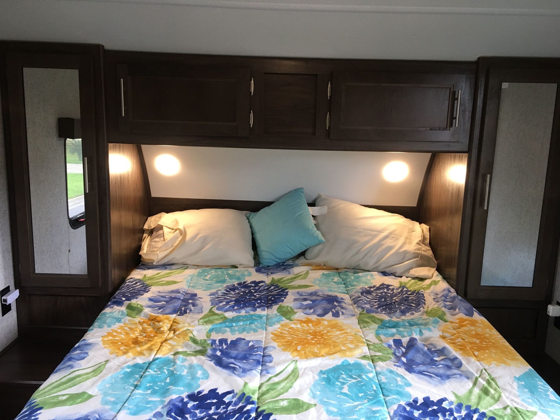 Photo 13 - 2018 Forest River Travel Trailer rental photo 15
