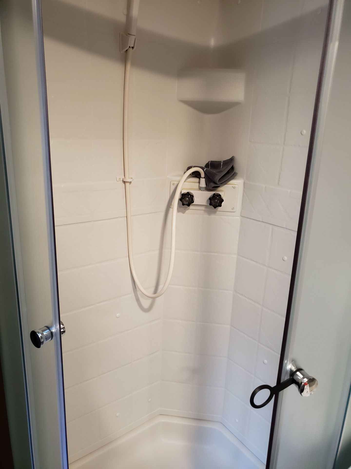 Photo 6 - 2018 K-Z Travel Trailer rental photo 8