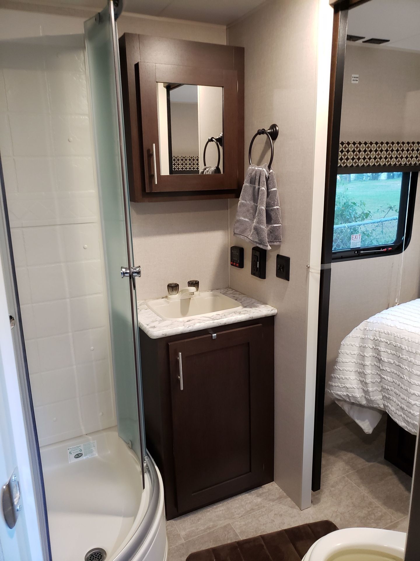 Photo 18 - 2018 K-Z Travel Trailer rental photo 20