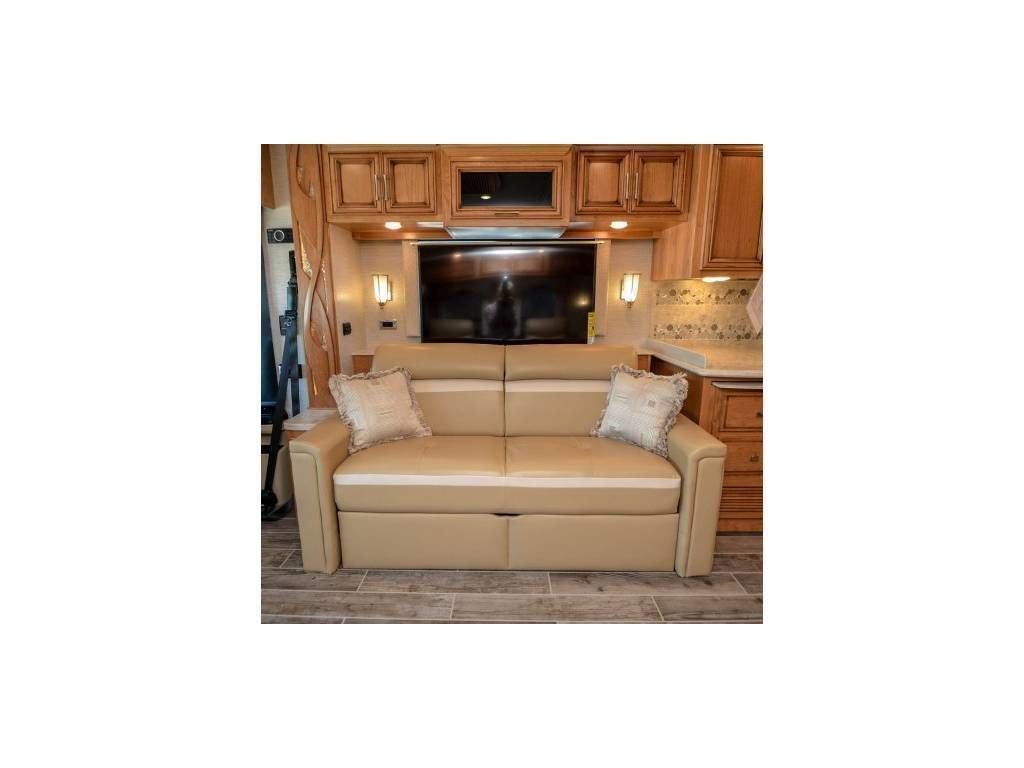 Photo 14 - 2018 Newmar Class A Motorhome rental photo 16