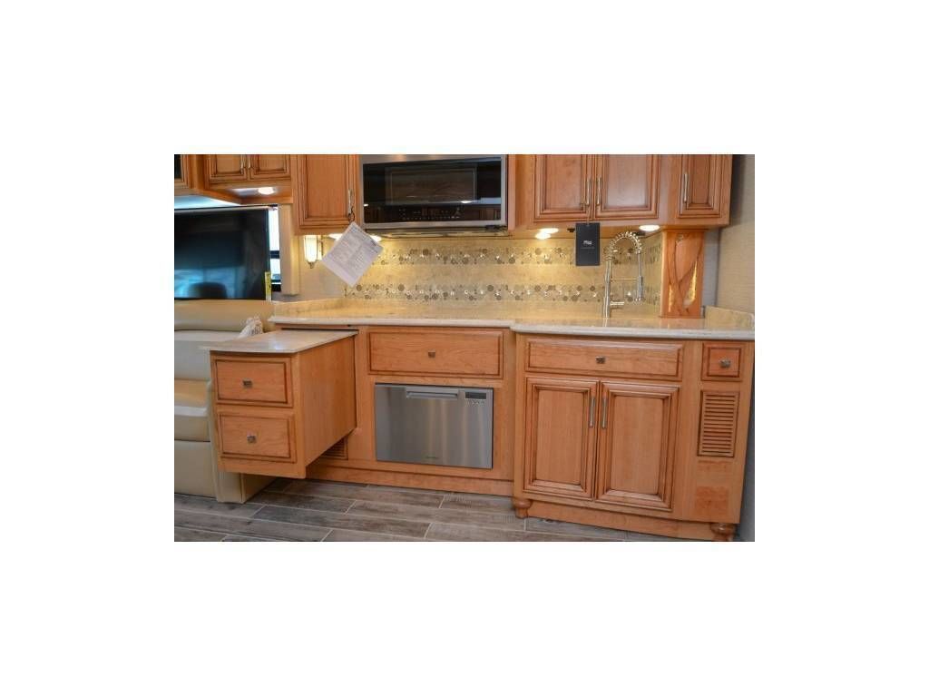 Photo 16 - 2018 Newmar Class A Motorhome rental photo 18