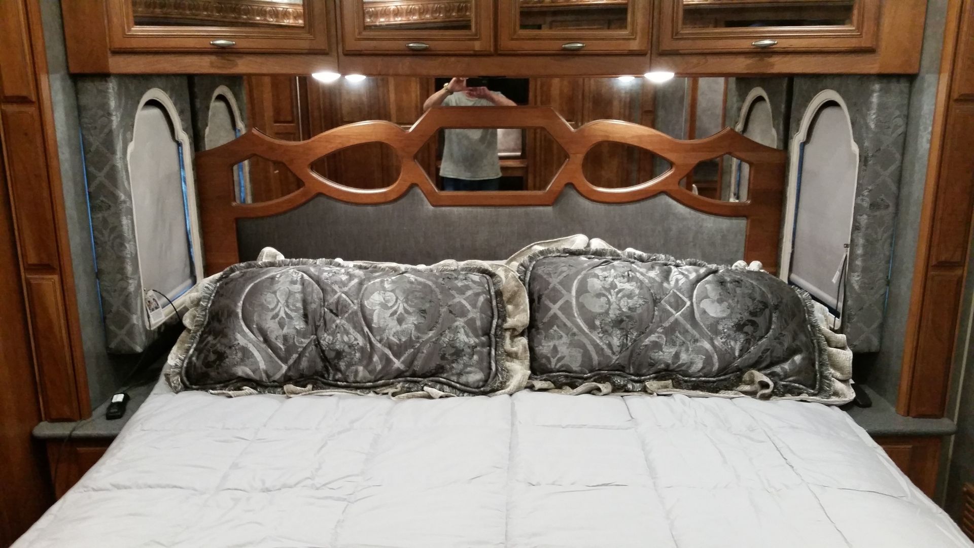 Photo 6 - 2016 Itasca Class A Motorhome rental photo 8