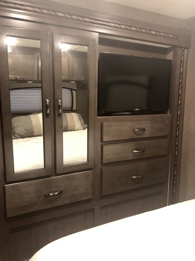 2018 Thor Chateau 30D Class C Motorhome for rent in League City, TX