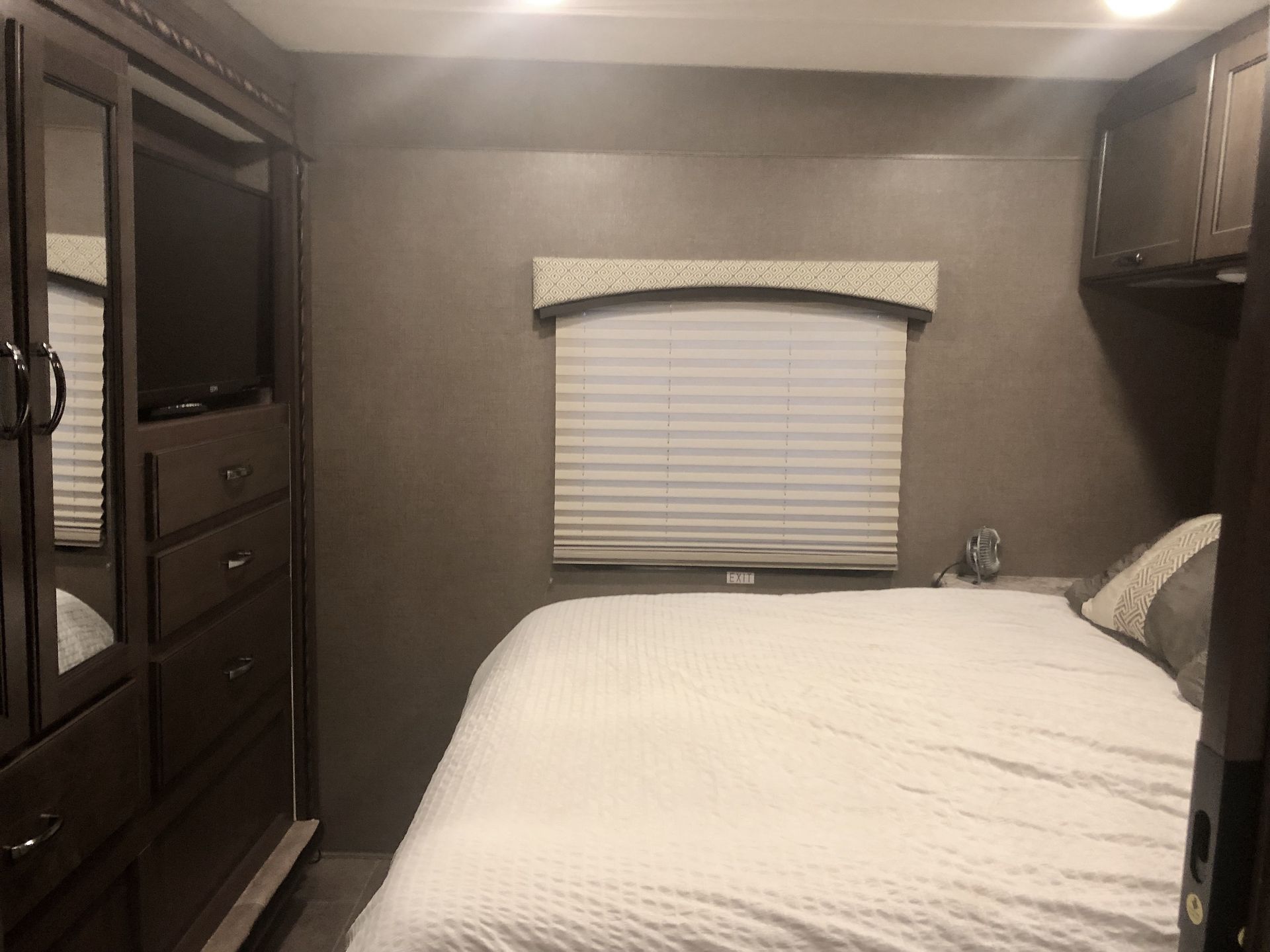 Photo 4 - 2018 Thor Class C Motorhome rental photo 6