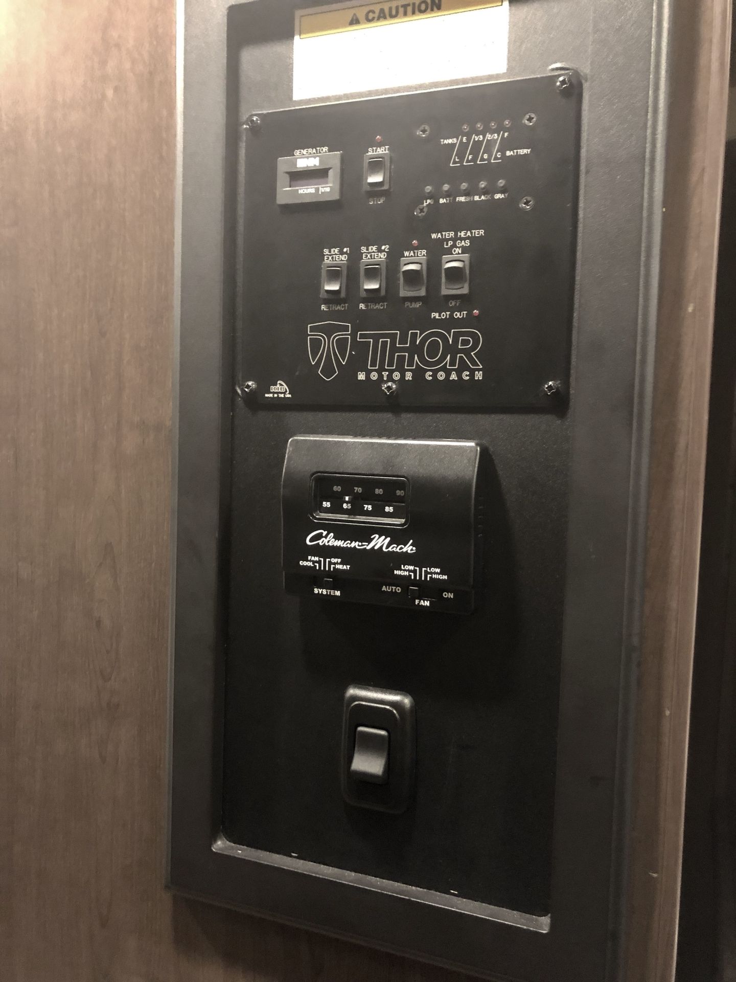 Photo 6 - 2018 Thor Class C Motorhome rental photo 8