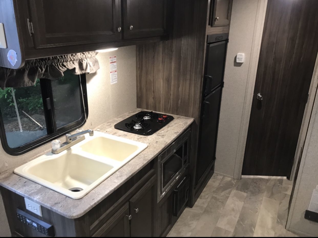 Photo 3 - 2018 Apex Travel Trailer rental photo 5