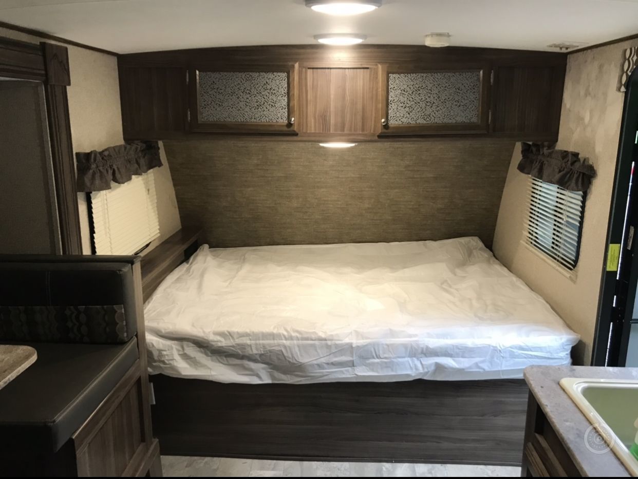 Photo 4 - 2018 Apex Travel Trailer rental photo 6