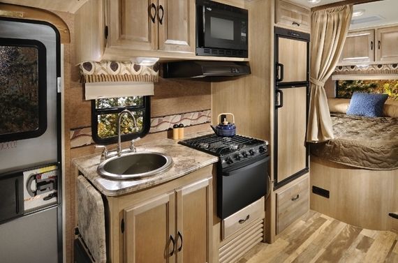Photo 9 - 2016 Coachmen Class C Motorhome rental photo 11