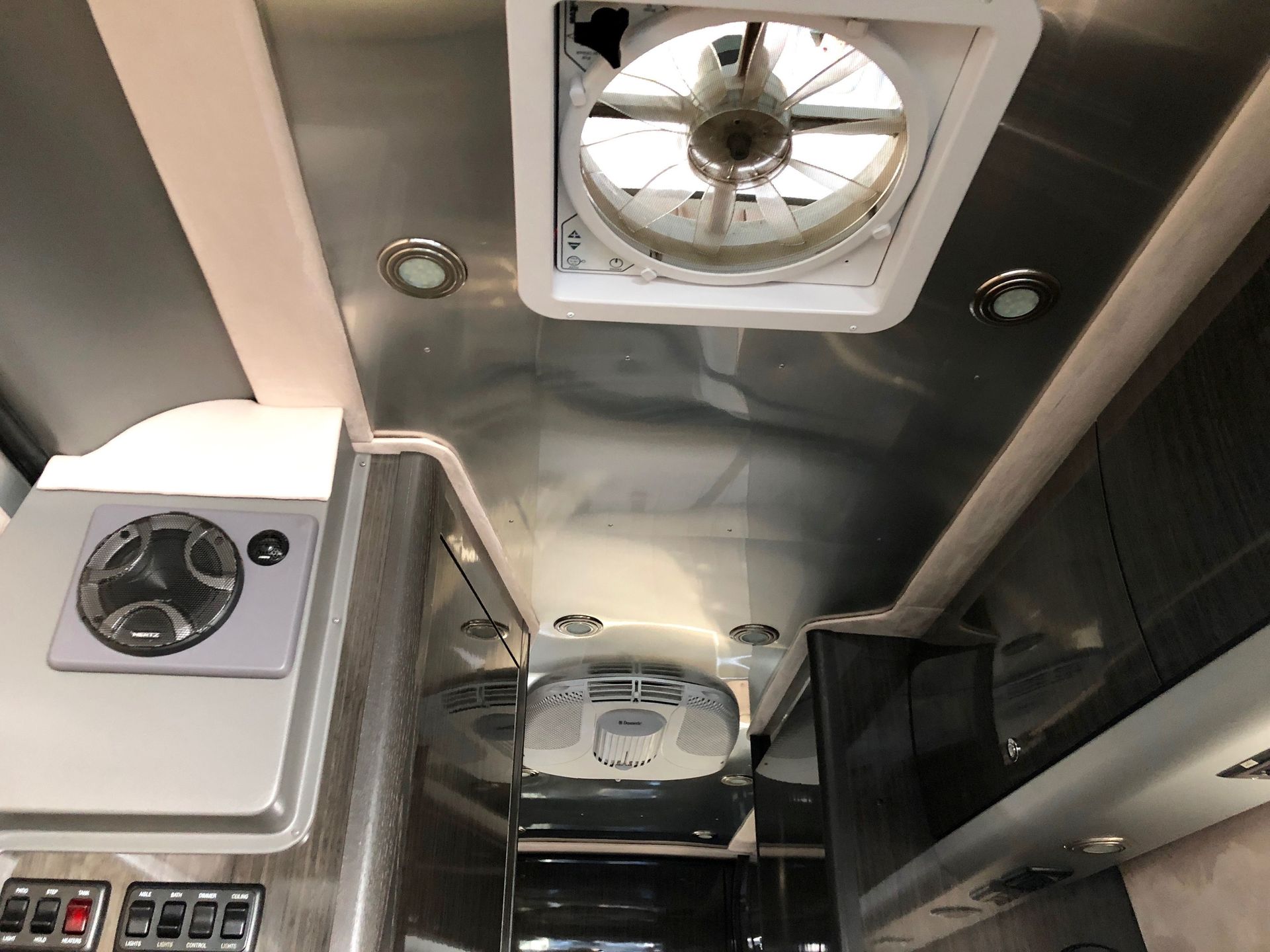Photo 13 - 2013 Mercedes-Benz Class B Motorhome rental photo 15