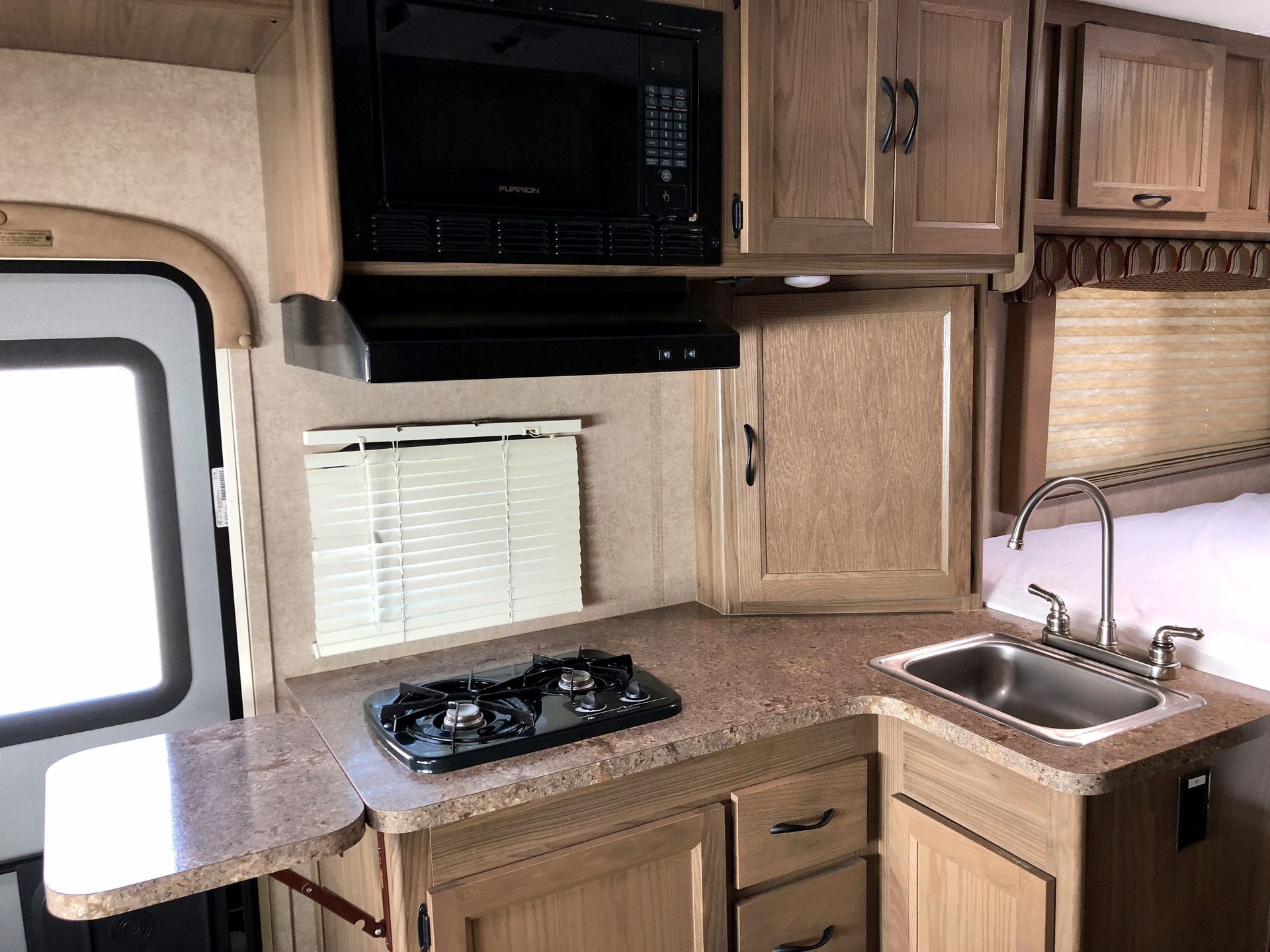 Photo 16 - 2017 Coachmen Class C Motorhome rental photo 18