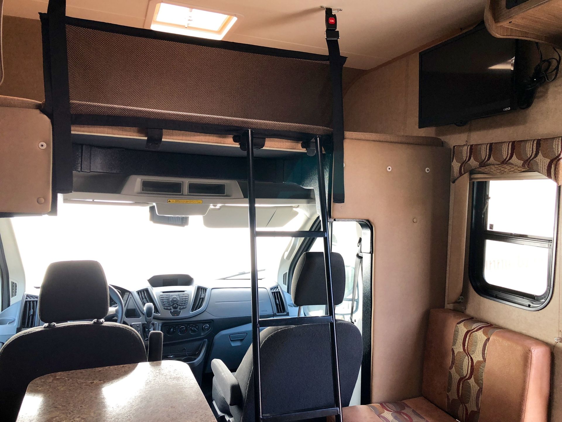 Photo 18 - 2017 Coachmen Class C Motorhome rental photo 20