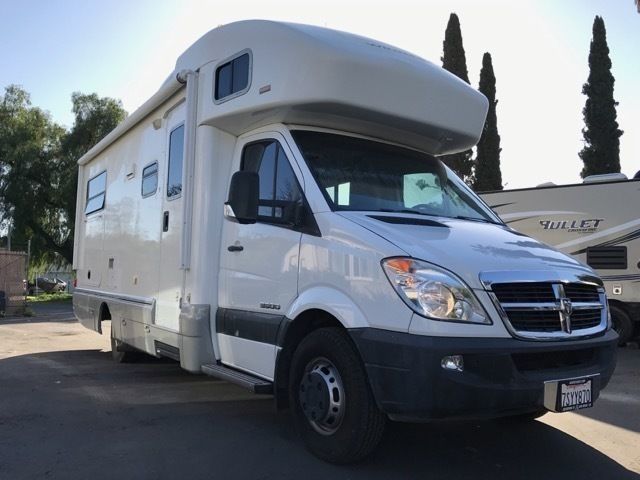 Photo 0 - 2008 Winnebago Class C Motorhome rental photo 2