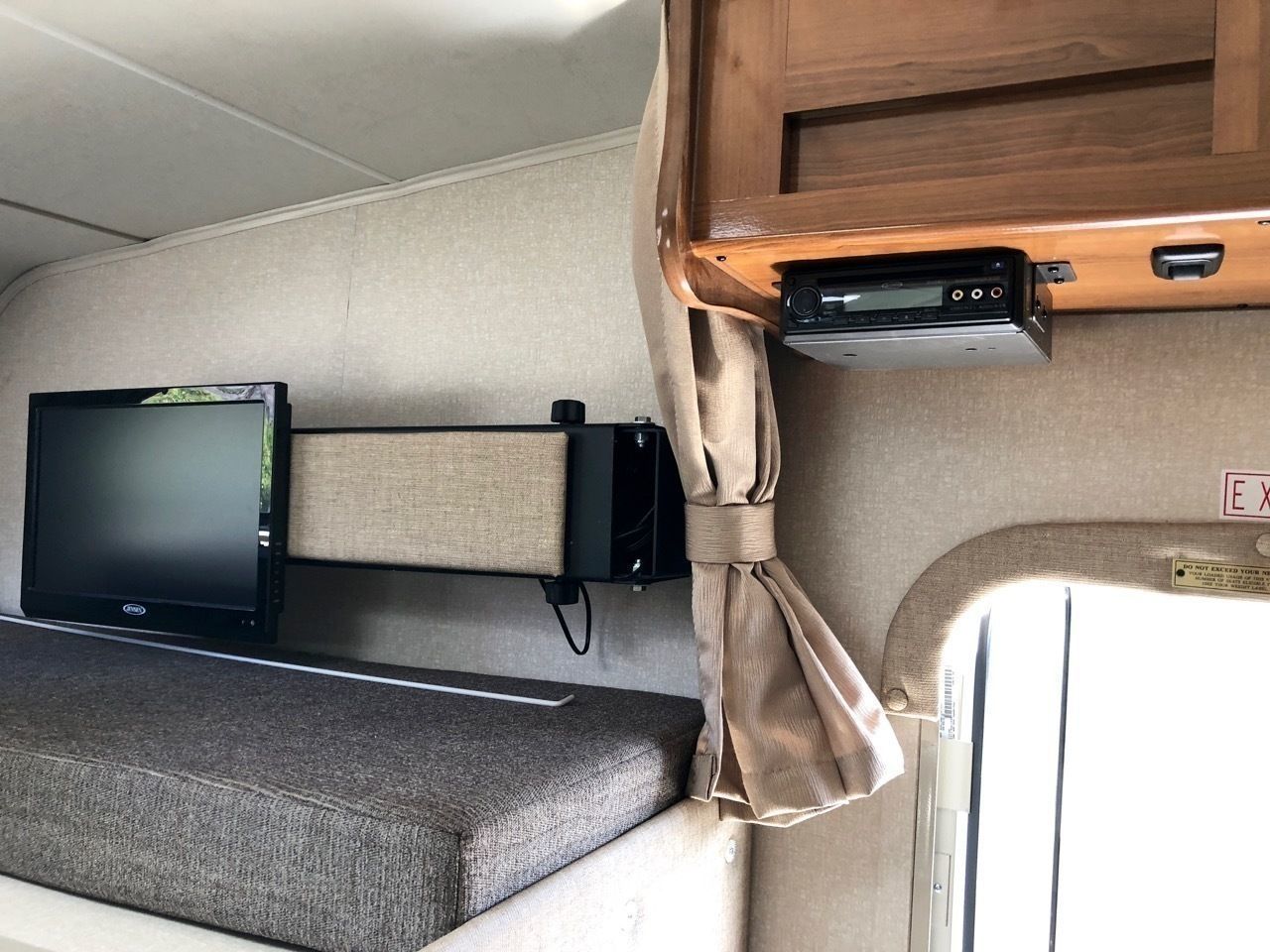Photo 14 - 2019 Coachmen Class C Motorhome rental photo 16
