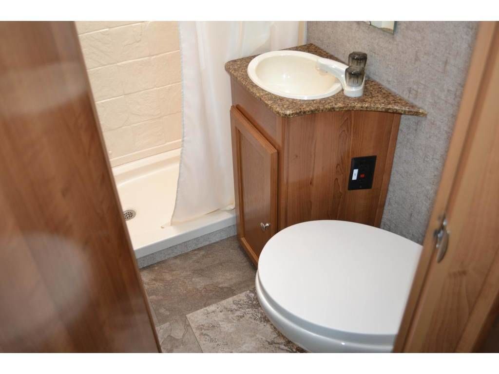 Photo 2 - 2019 Coachmen Class C Motorhome rental photo 4