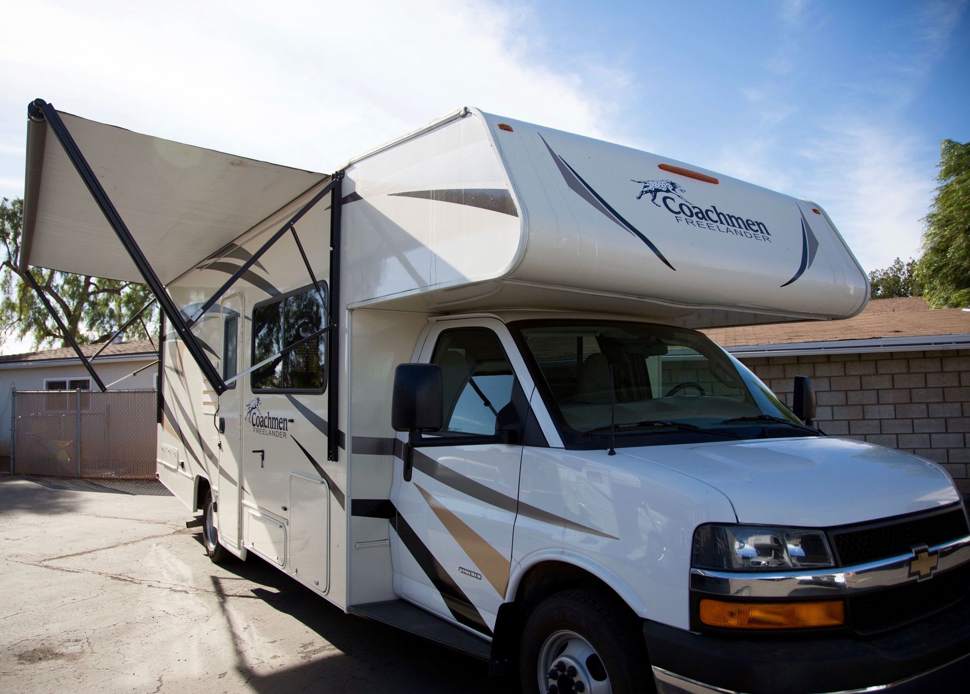 Photo 9 - 2017 Coachmen Class C Motorhome rental photo 11