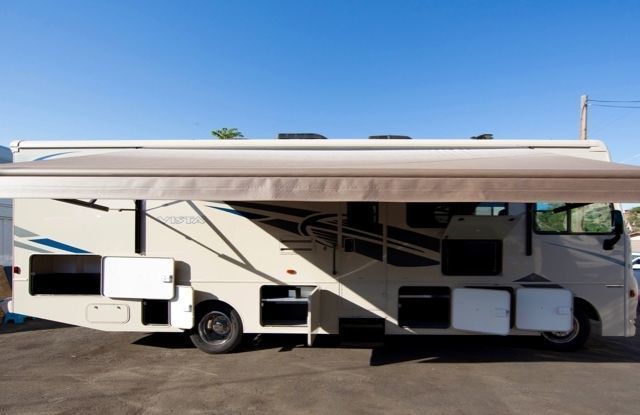 Photo 4 - 2017 Winnebago Class A Motorhome rental photo 6
