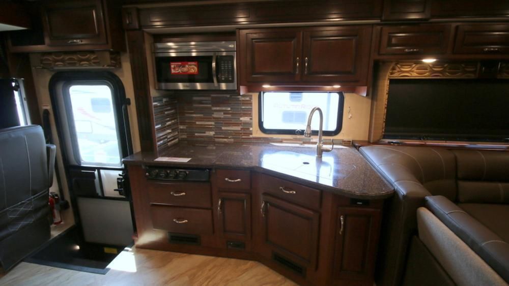 Photo 2 - 2017 Fleetwood Class A Motorhome rental photo 4