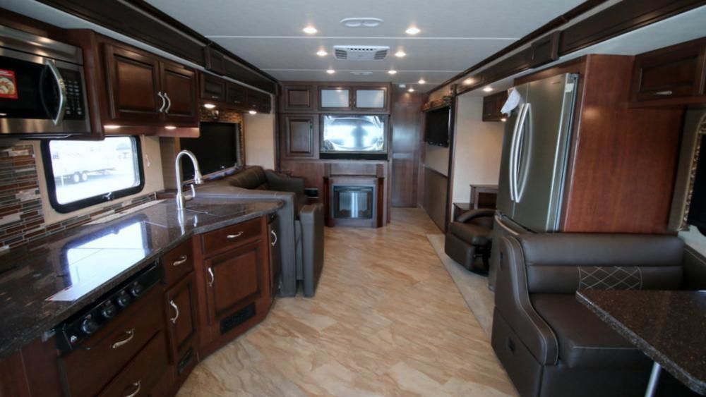 Photo 4 - 2017 Fleetwood Class A Motorhome rental photo 6