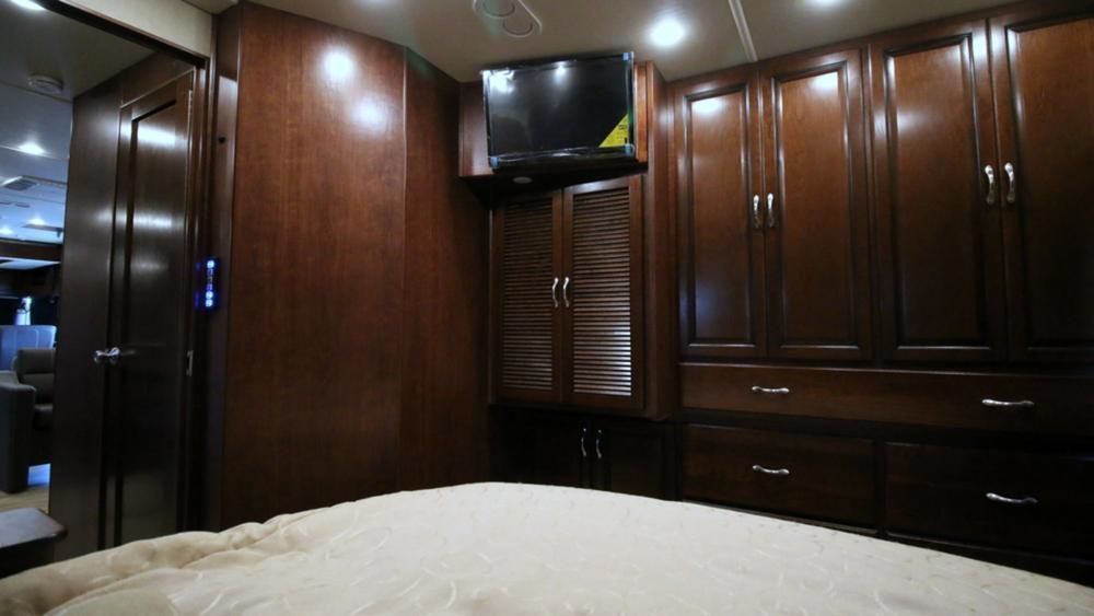 Photo 8 - 2017 Fleetwood Class A Motorhome rental photo 10