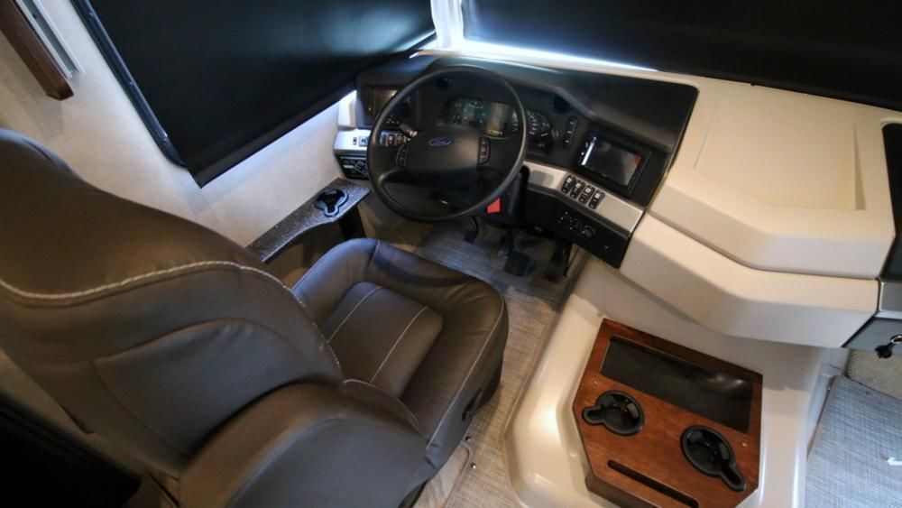 Photo 12 - 2017 Fleetwood Class A Motorhome rental photo 14