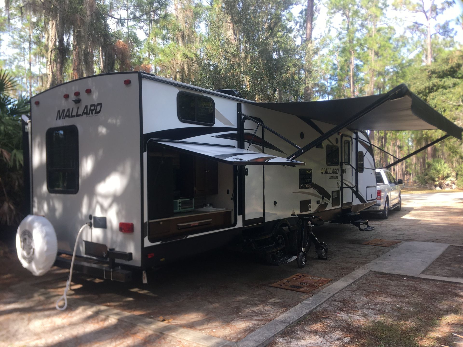 Photo 14 - 2019 Heartland Travel Trailer rental photo 16