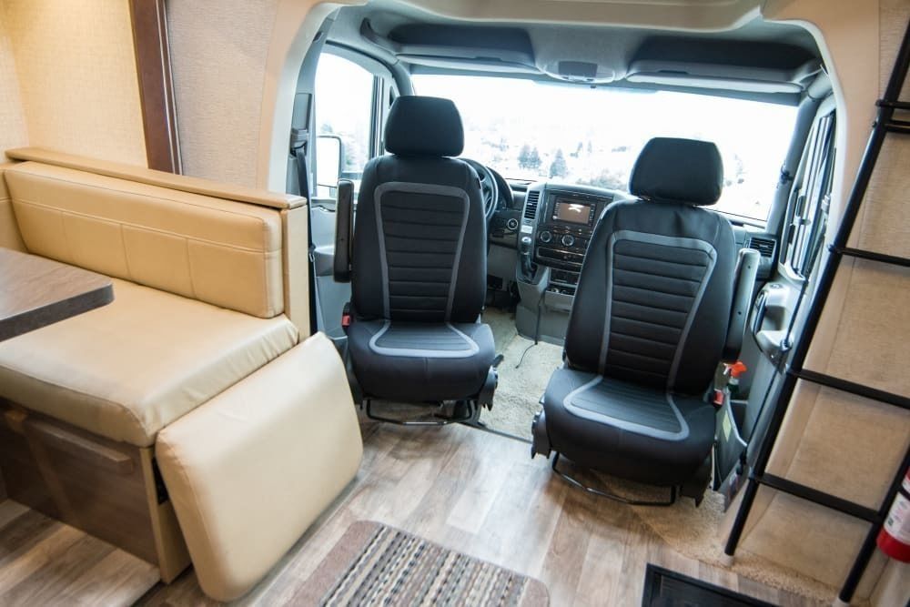 Photo 6 - 2017 Winnebago Class C Motorhome rental photo 8