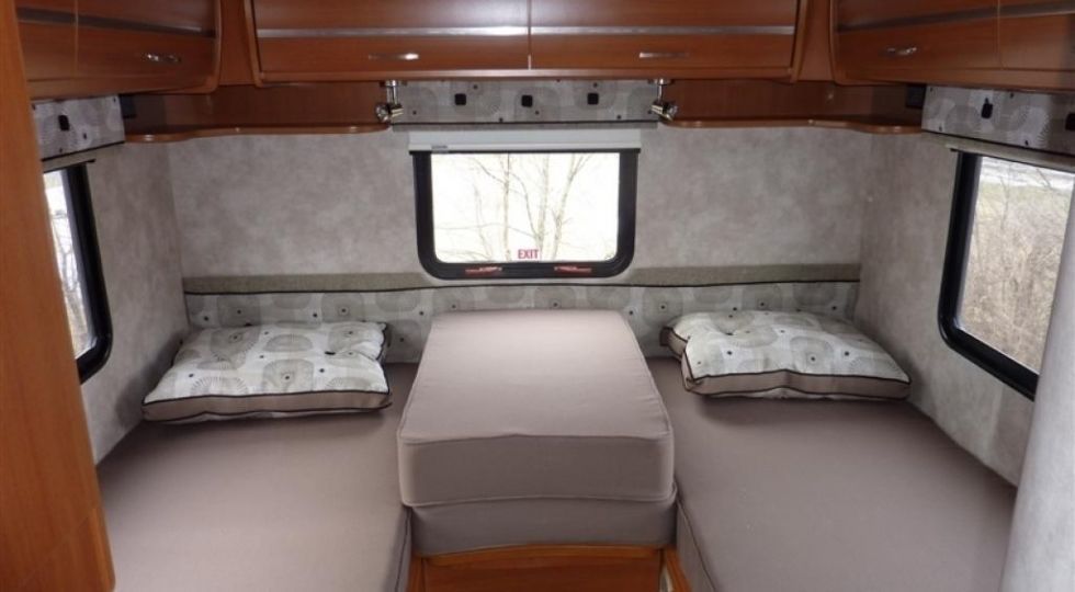 Photo 6 - 2013 Winnebago Class C Motorhome rental photo 8