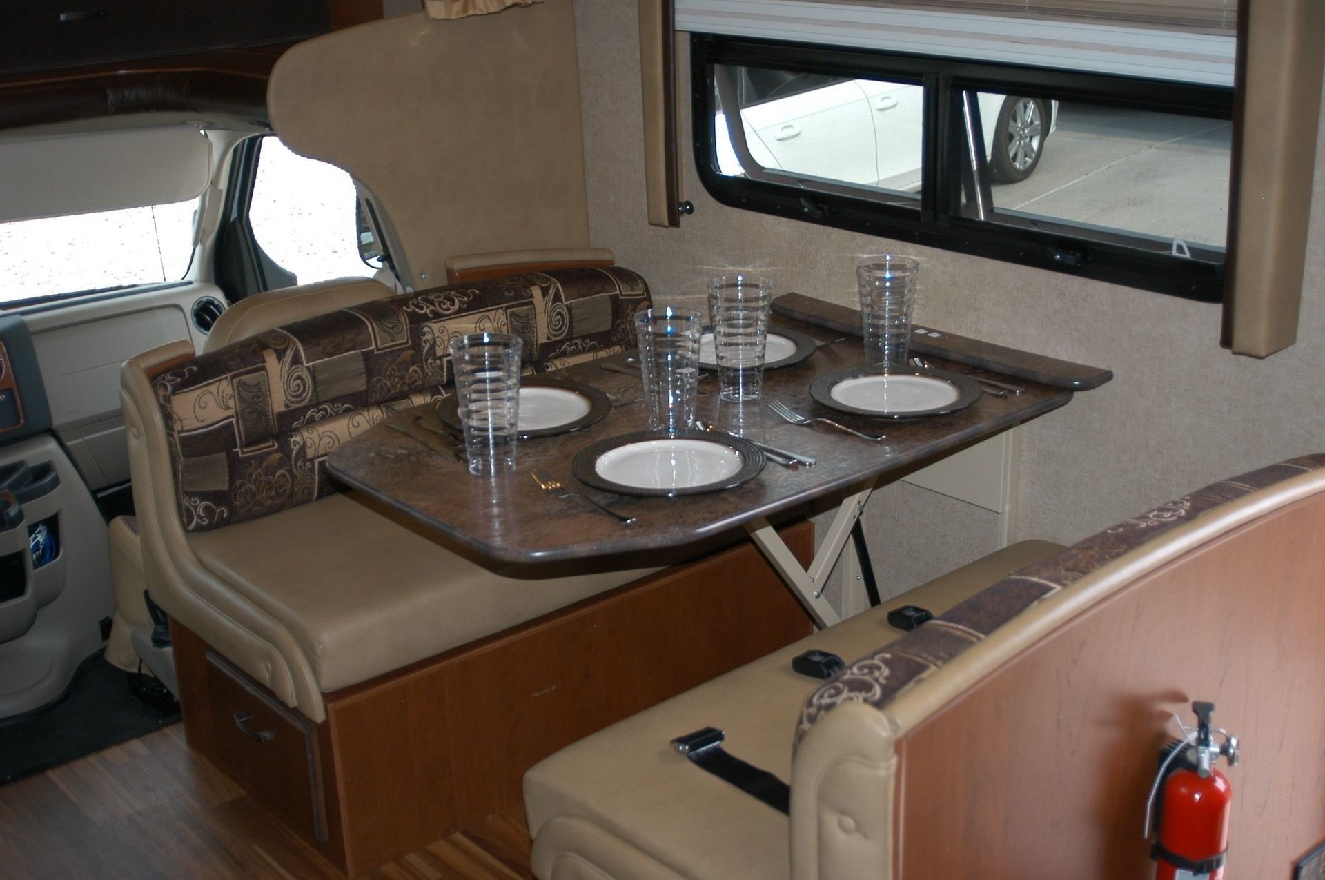 Photo 18 - 2015 Jayco Class C Motorhome rental photo 20