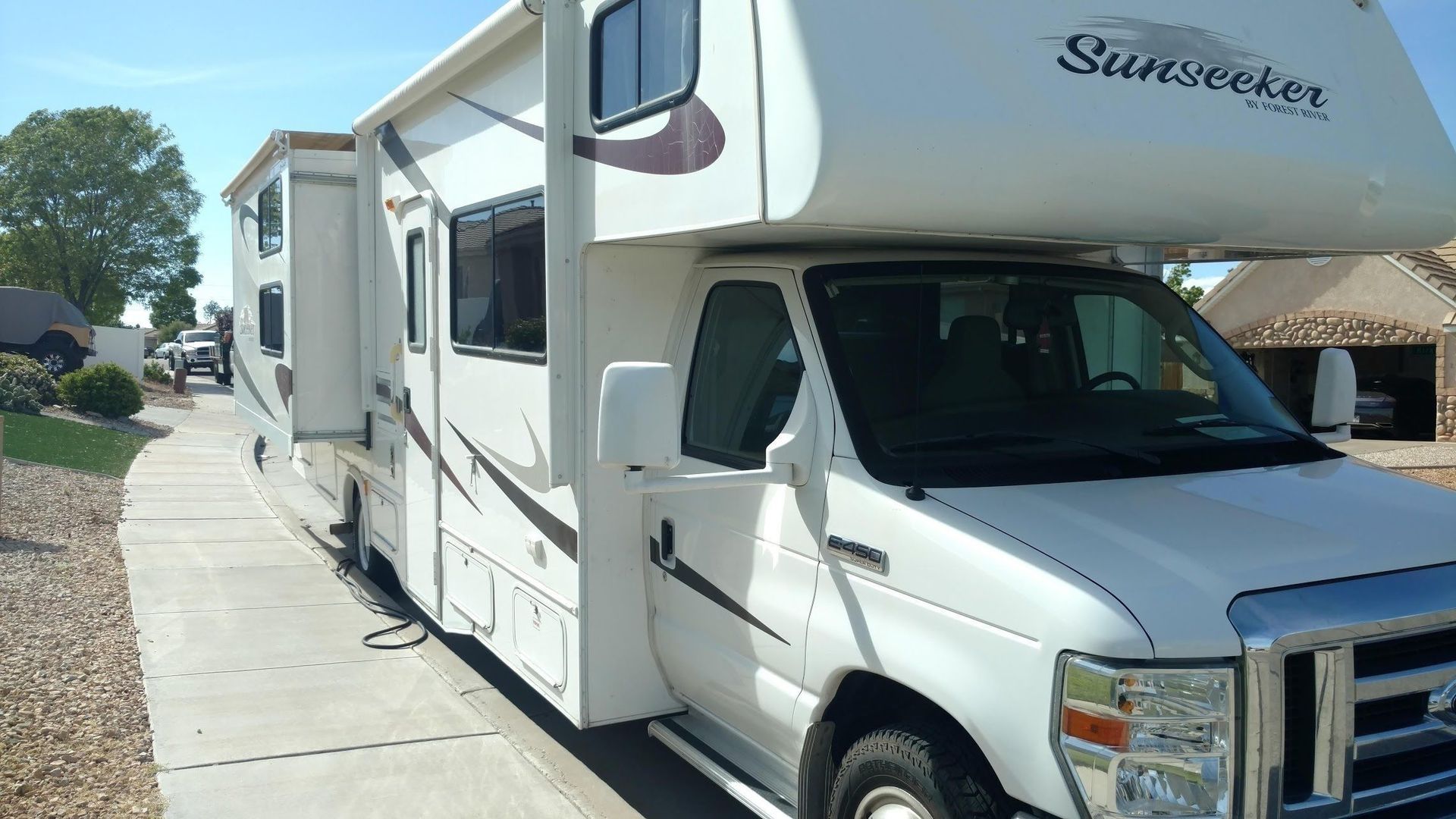 Photo 4 - 2011 Forest River Class C Motorhome rental photo 6