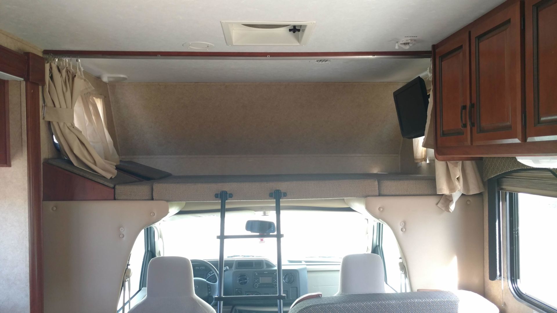 Photo 22 - 2011 Forest River Class C Motorhome rental photo 24