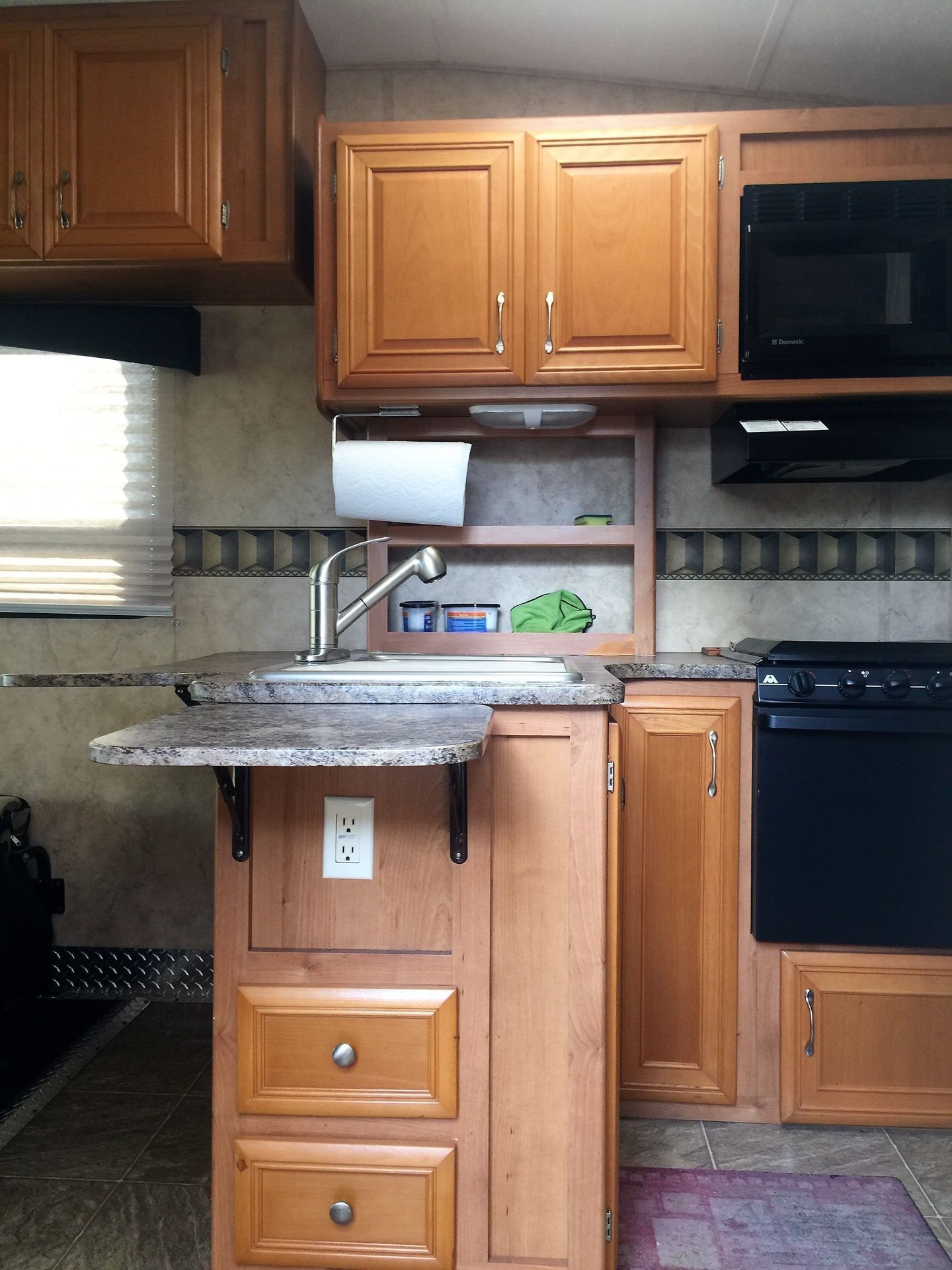 Photo 18 - 2007 Keystone Rv Toy Hauler rental photo 19