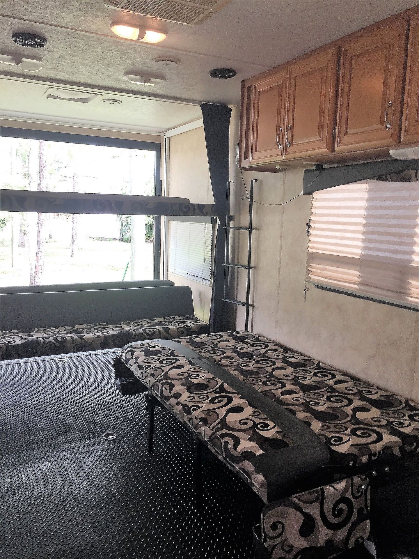 Photo 24 - 2007 Keystone Rv Toy Hauler rental photo 25