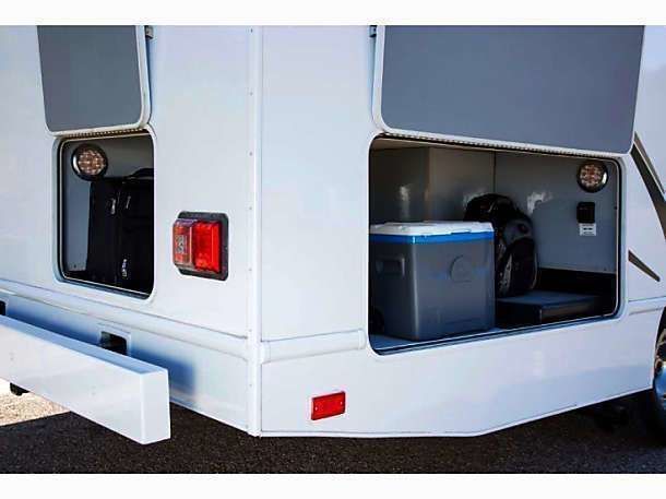 Photo 3 - 2016 Thor Class C Motorhome rental photo 5