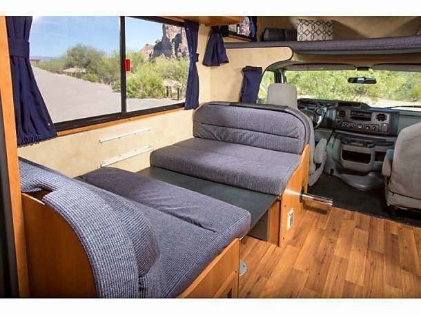 Photo 7 - 2016 Thor Class C Motorhome rental photo 9