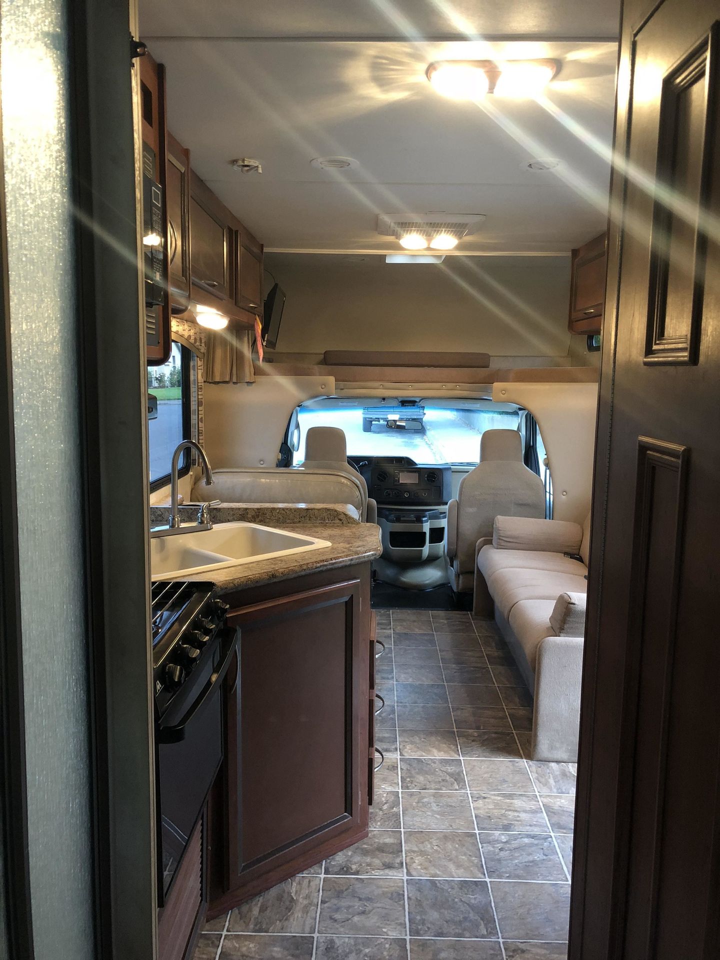 Photo 6 - 2013 Thor Class C Motorhome rental photo 8
