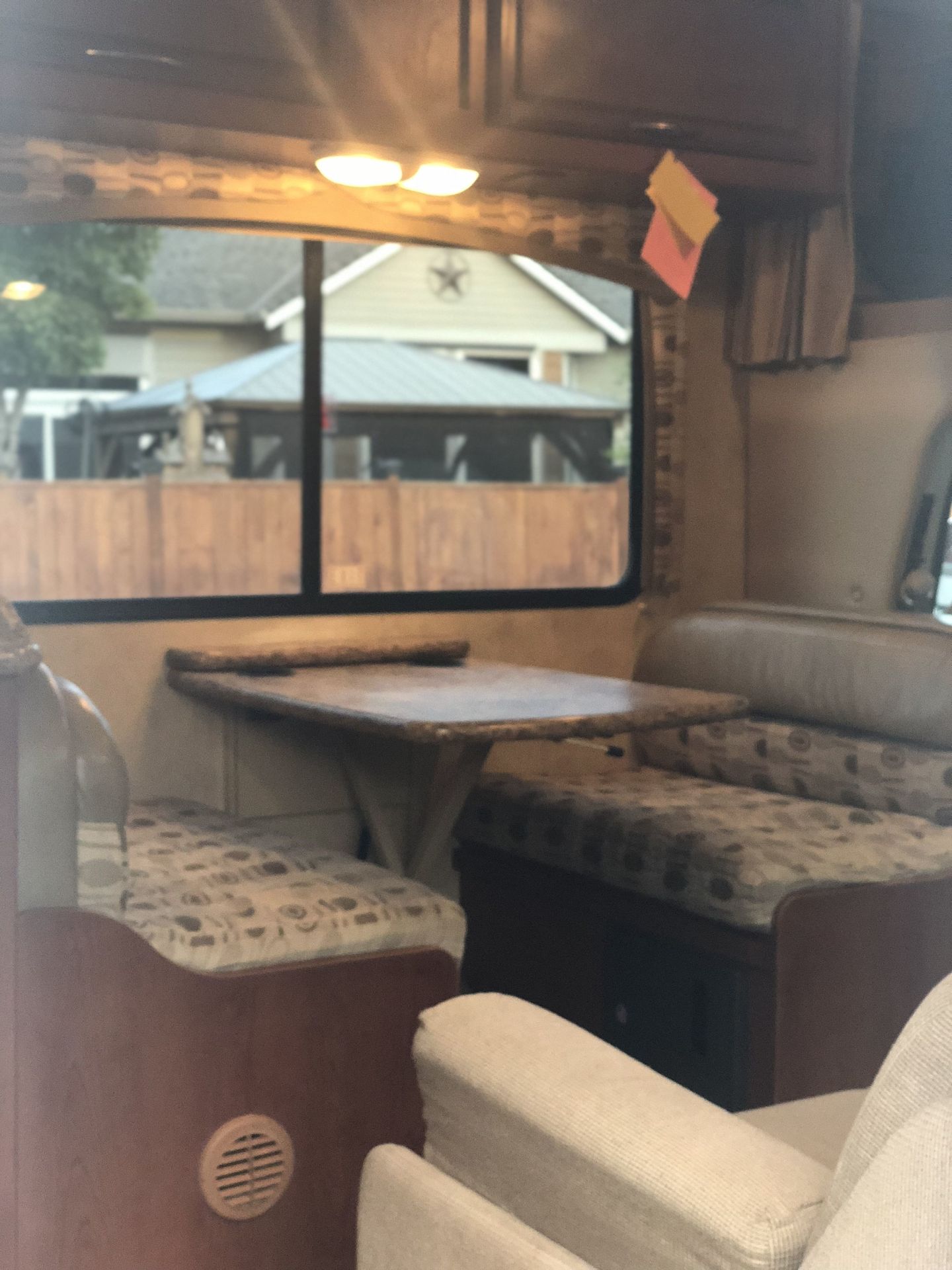 Photo 21 - 2013 Thor Class C Motorhome rental photo 23