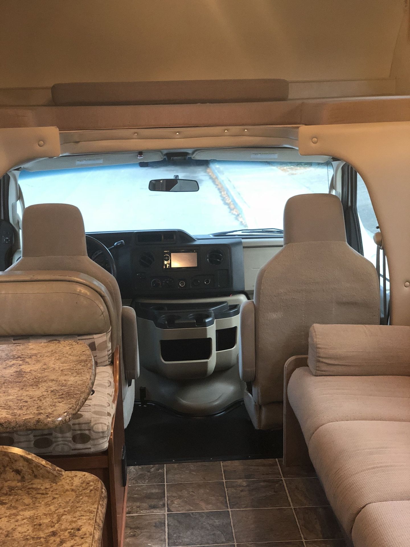 Photo 22 - 2013 Thor Class C Motorhome rental photo 24