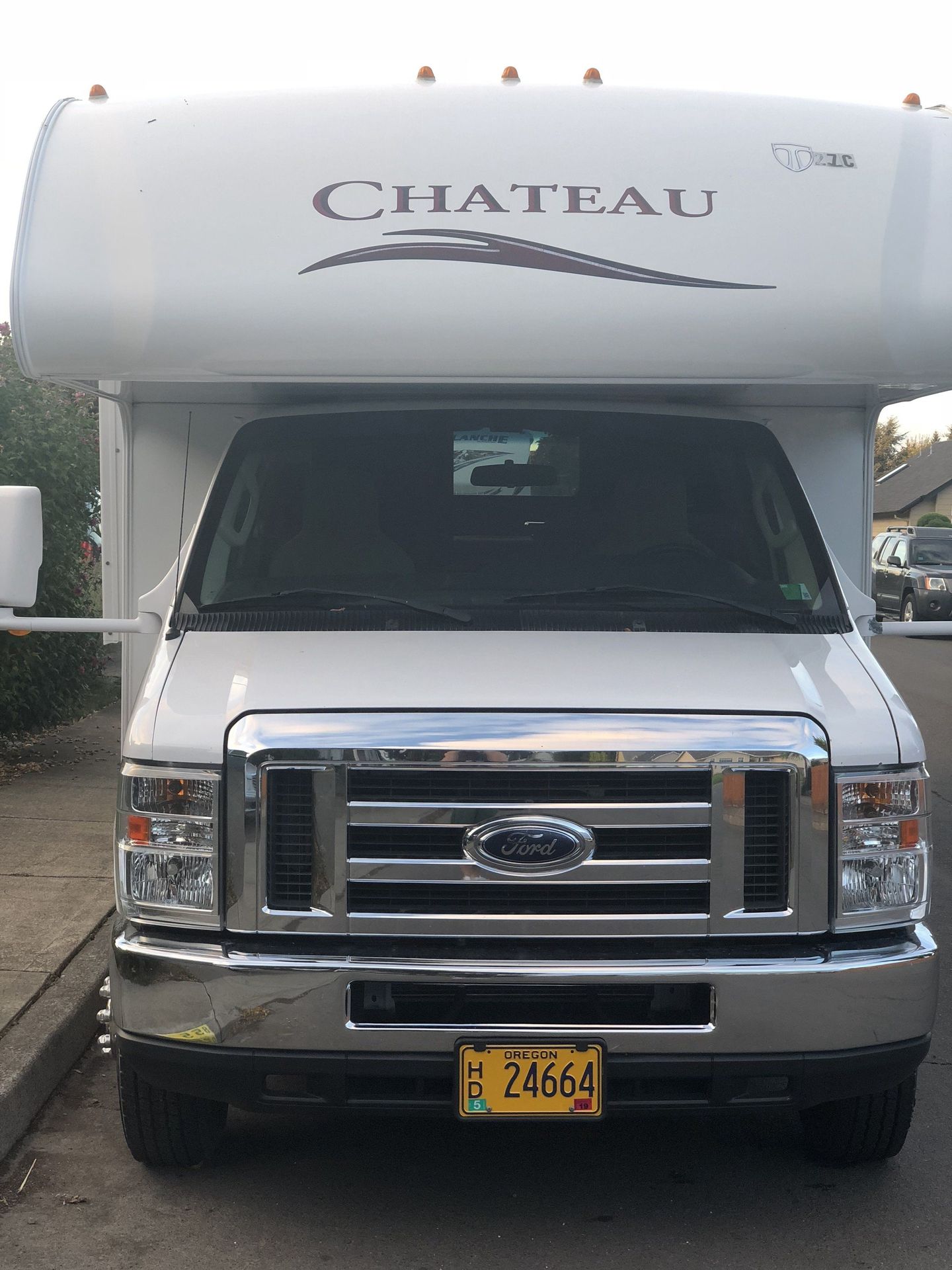 Photo 27 - 2013 Thor Class C Motorhome rental photo 29