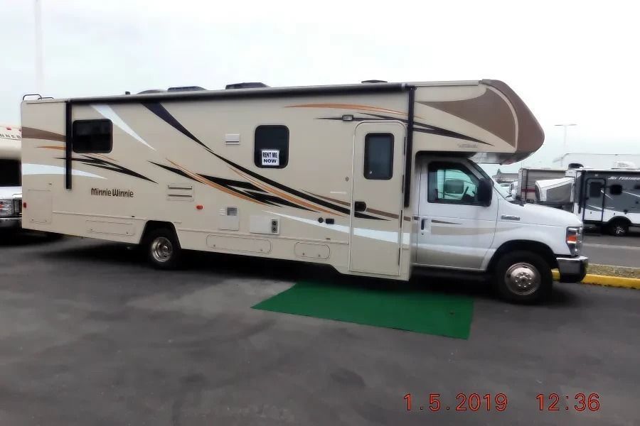 Photo 0 - 2018 Winnebago Class C Motorhome rental photo 2