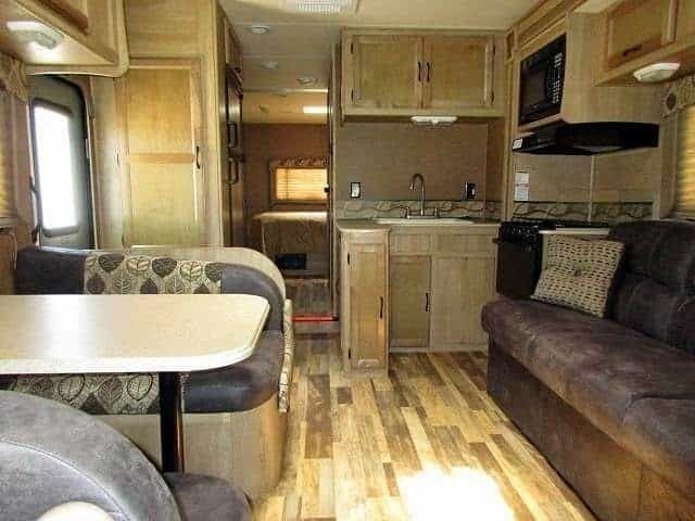 Photo 3 - 2014 Coachmen Class C Motorhome rental photo 5