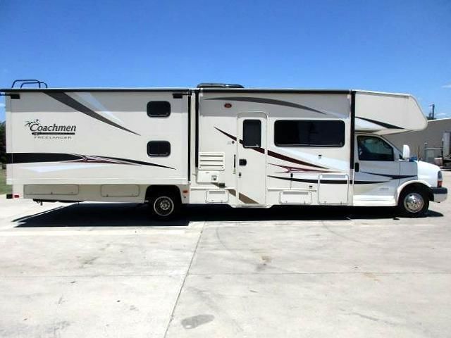 Photo 7 - 2014 Coachmen Class C Motorhome rental photo 9