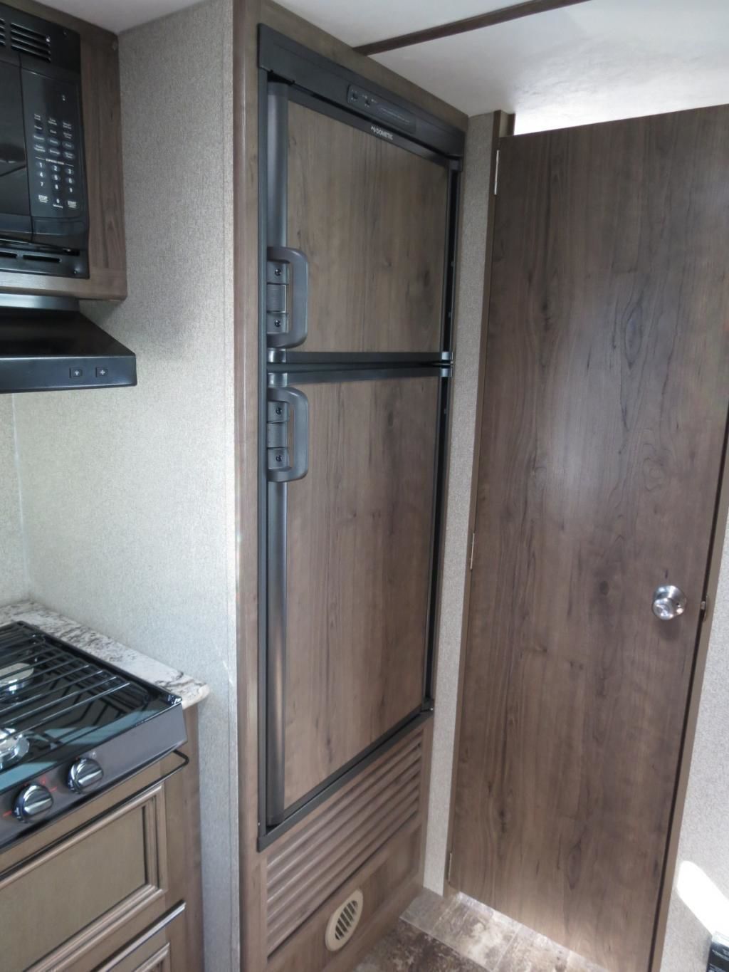 Photo 6 - 2018 Keystone Rv Travel Trailer rental photo 8