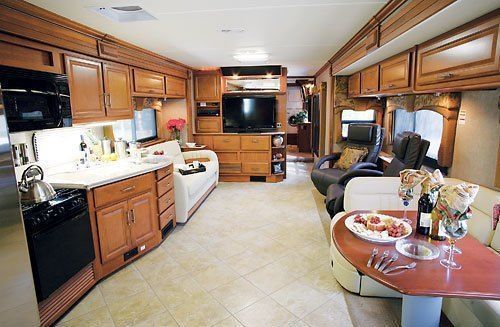 2007 Fleetwood Discovery Class A Motorhome for rent in Beaumont, CA
