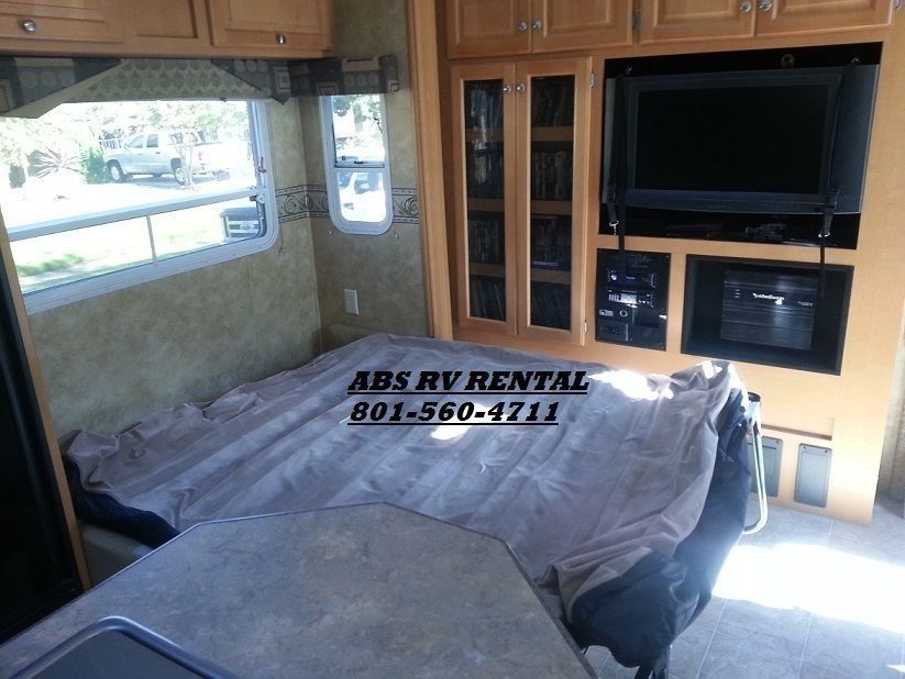 Photo 2 - 2008 Heartland Fifth Wheel rental photo 4