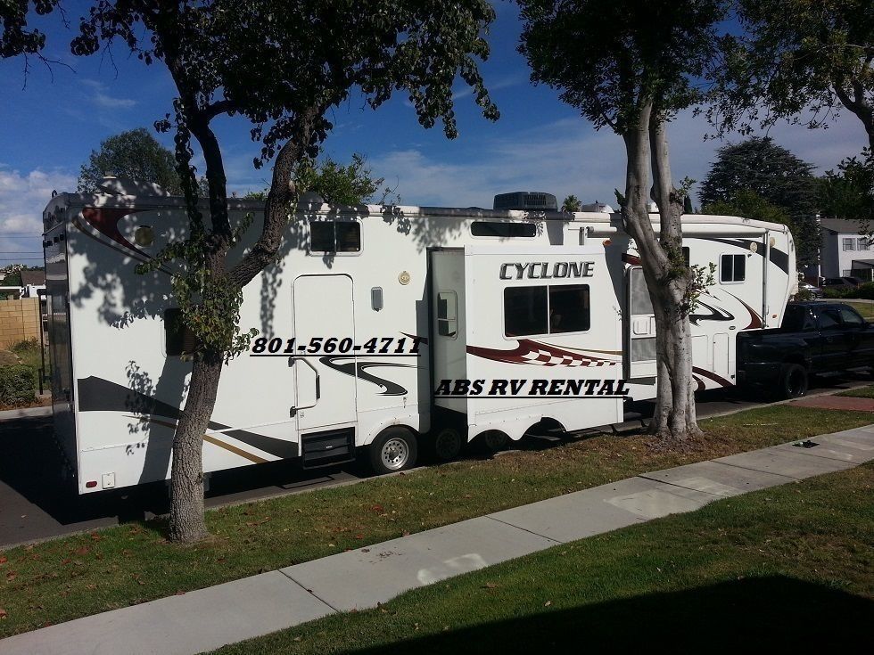 Photo 6 - 2008 Heartland Fifth Wheel rental photo 8