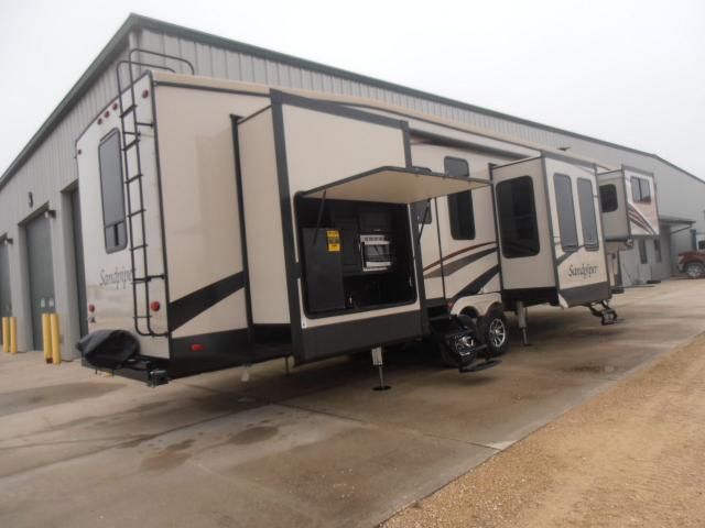 Photo 4 - 2016 Forest River Fifth Wheel rental photo 6
